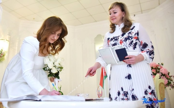 В Барановичах прошло 150-е бракосочетание. Какую роль сыграла бабушка невесты?