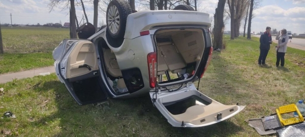 Водитель Lada создал аварийную ситуацию на Р-23 – в результате опрокинулся Ford с 5-летним ребенком Водитель Lada создал аварийную ситуацию на Р-23 – в результате опрокинулся Ford с 5-летним ребенком