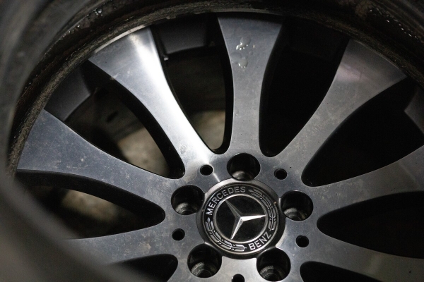 «Немцы отбирают для меня шины». Белорус наладил бизнес по продаже б/у Continental, Pirelli, Bridgestone. Есть спрос?