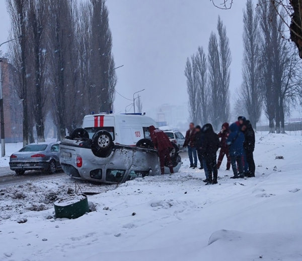 В Пинске перевернулся автомобиль