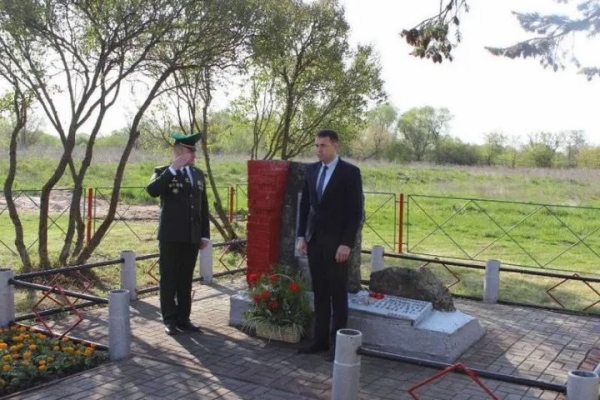 Брестские коммунальники почтили память воинов-пограничников, погибших в годы Великой Отечественной войны Брестские коммунальники почтили память воинов-пограничников, погибших в годы Великой Отечественной войны