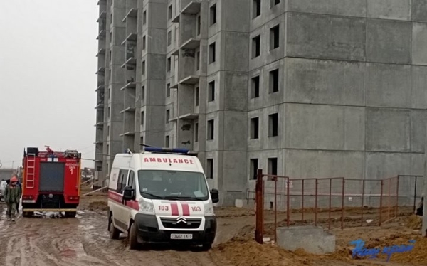 Крановщик умер в кабине подъемного крана в Барановичах