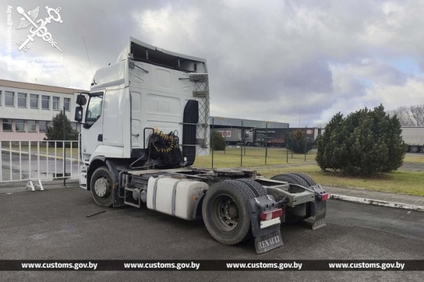 Брестскими таможенниками пресечен незаконный ввоз тягача с видоизмененным VIN-номером