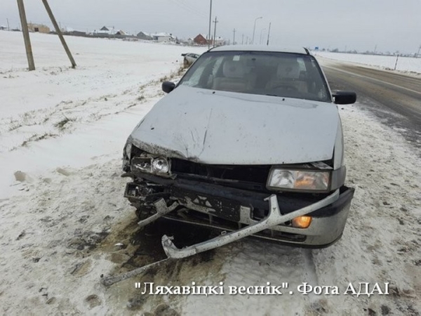 Под Ляховичами авто вынесло на встречку, где оно попало в ДТП Под Ляховичами авто вынесло на встречку, где оно попало в ДТП