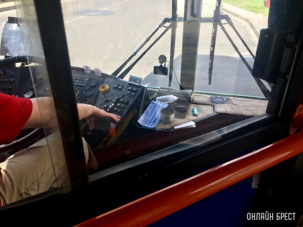 Автобус с белорусами три дня пытался выехать из Украины. Где он сейчас? Автобус с белорусами три дня пытался выехать из Украины. Где он сейчас?